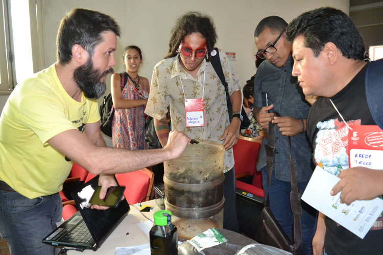 Minicurso de compostagem durante a 3ª Secitec do Câmpus Goiânia